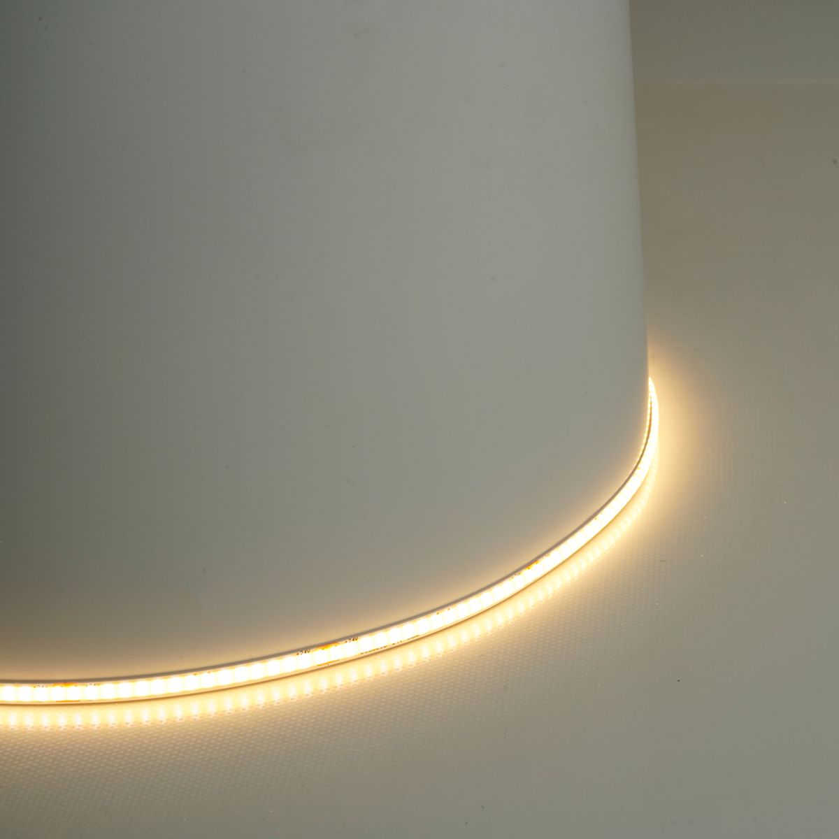 фото светодиодная лента feron ls532 10w/m 320led/m 2110smd 4000k 5m 51845 | 220svet.ru